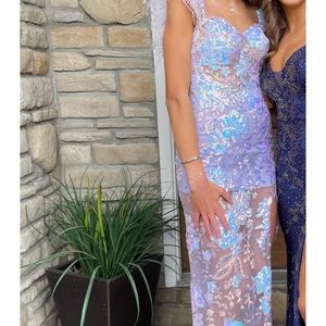 Beautiful prom dress !! Pristine condition !! A must have !!